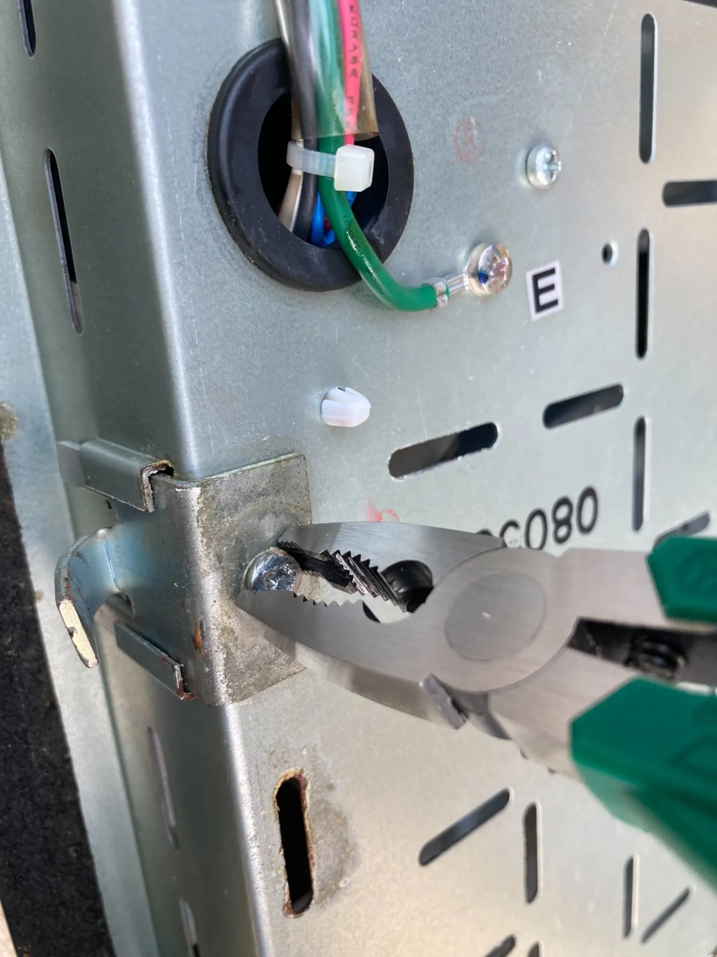 【北九州市小倉北区】ネジザウルス便利ですね