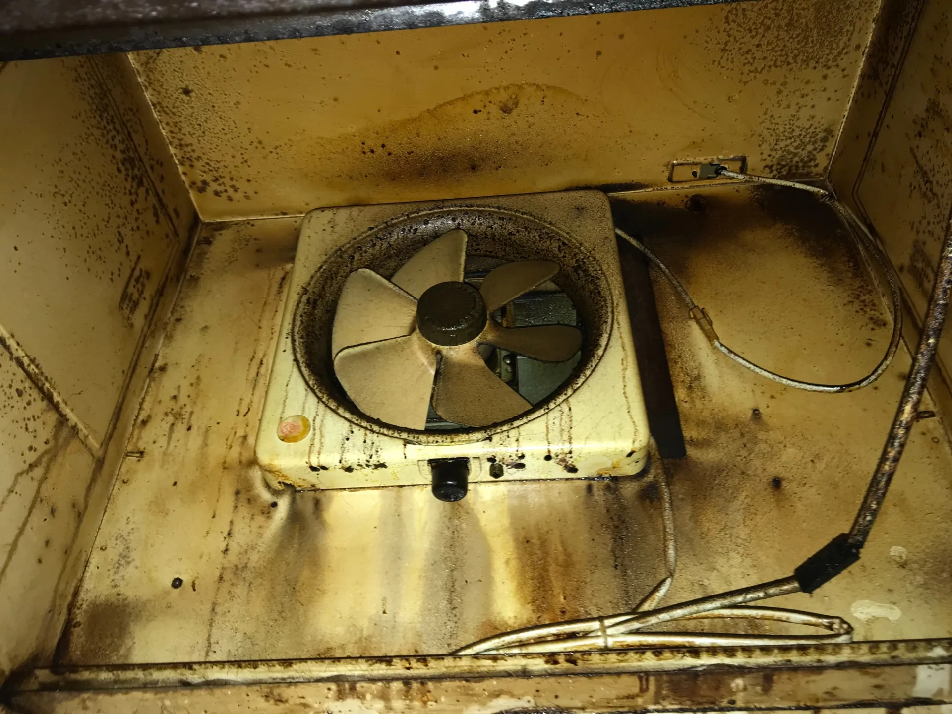 【北九州市小倉南区】換気扇クリーニング