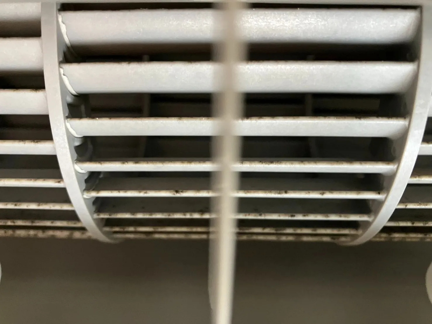 【完全ガイド】エアコンクリーニングの必要性とおすすめ時期｜料金相場・業者選びのポイント